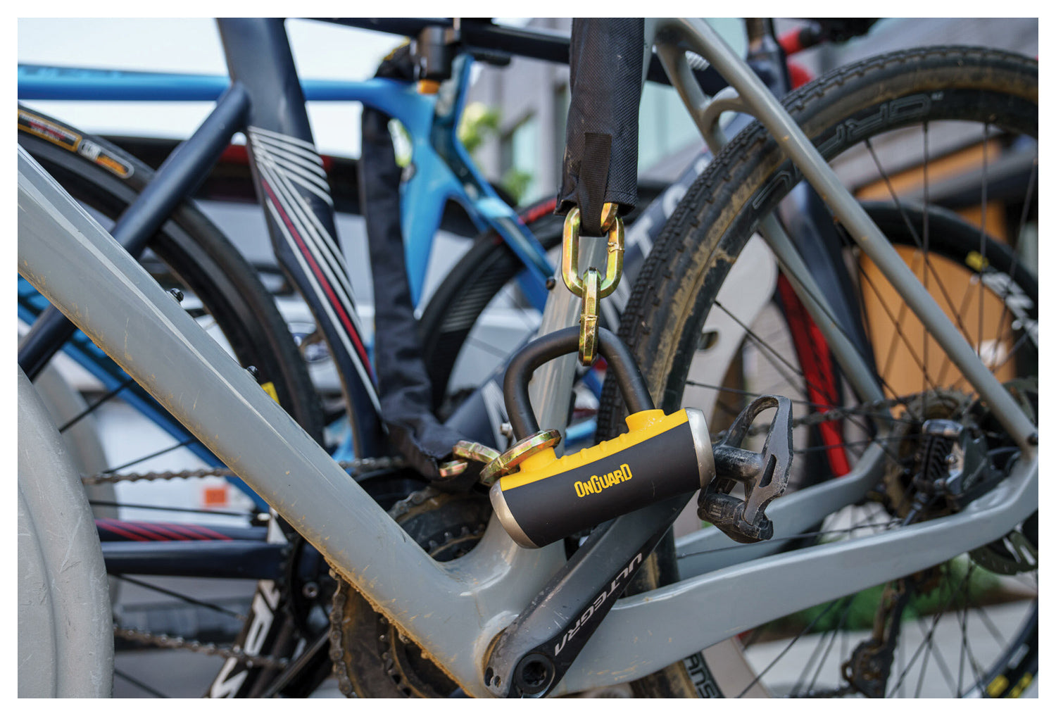 Ultimate Security: On Guard Beast Chain with X4 Padlock Set